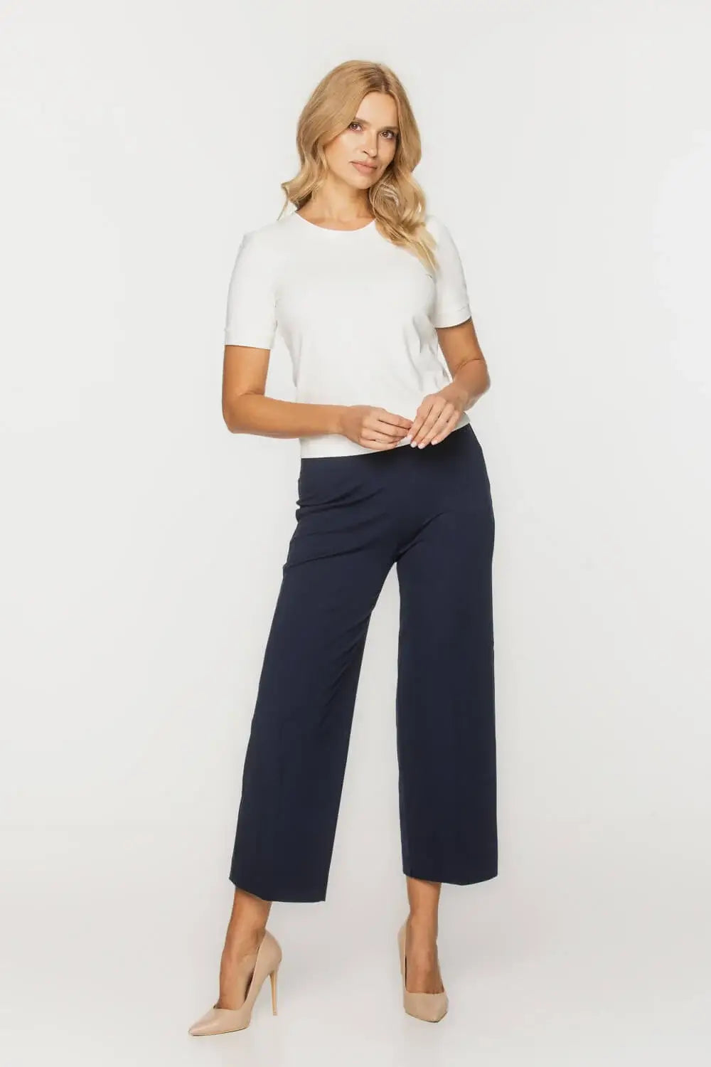 Navy Knit Creased ⅞ Pants | Sleek and Chic | Bialcon Navy Knit Creased ⅞ Pants | Sleek and Chic | Bialcon